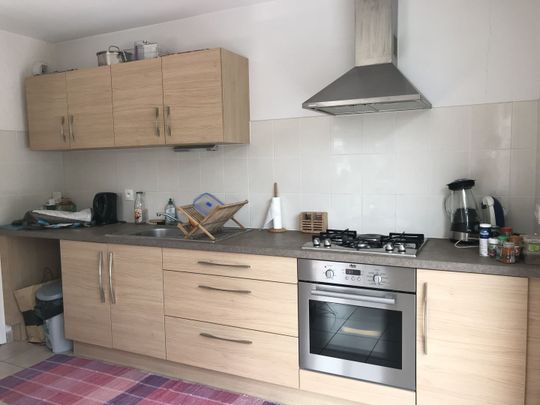 Appartement T3 dans une copropriété récente et sécurisée avec terrasse et parkings - Photo 1