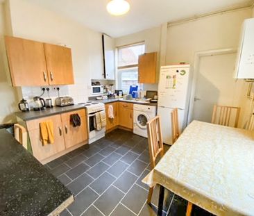 4 Bedroom End Terraced House - Photo 6