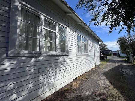 Spacious & Convenient Living in Palmerston North - Photo 2