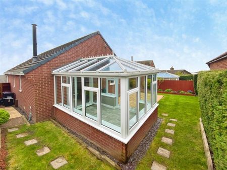 2 bedroom detached bungalow to rent - Photo 4