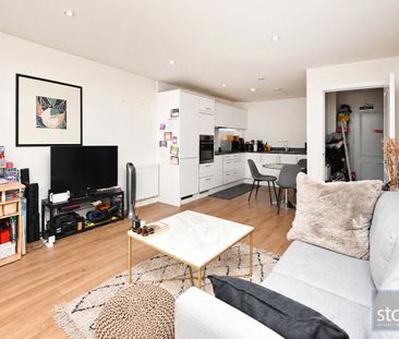Cooks Road, London - Photo 2