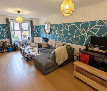 Goldsworth Park, Woking, Surrey, GU21 - Photo 2