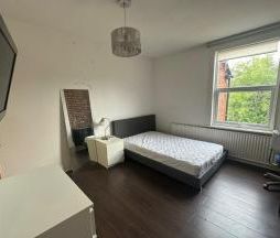 6 bedroom terraced house to rent - Photo 5