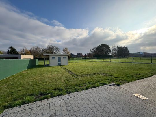 Instapklare gezinswoning met 3 slpk en tuin in Nieuwerkerken - Photo 1