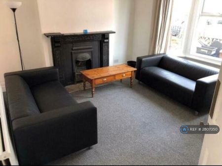 5 bedroom terraced house to rent - Photo 4