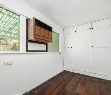 Charming Refurbished Inner-City Home - Photo 4