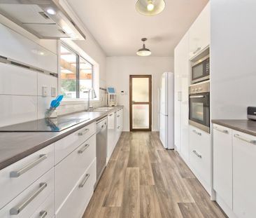 3 Bedroom Home with Covered Garage & Plenty of Parking – Manurewa - Photo 6