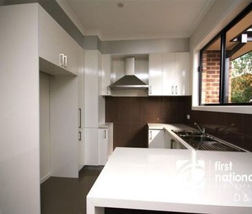 Single Level Home With Style and Space - Photo 2