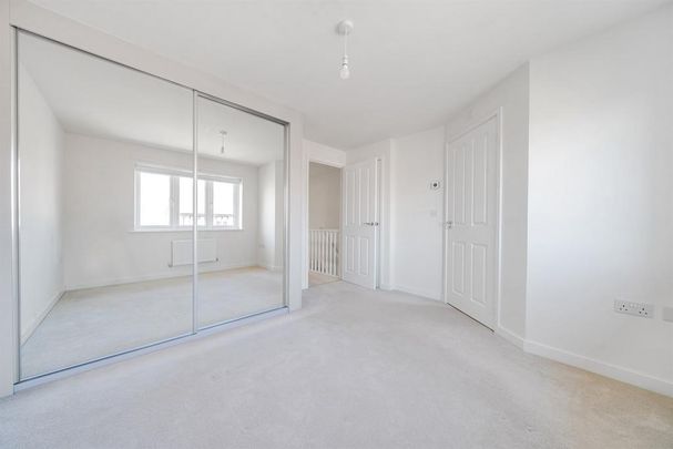 3 bedroom semi-detached house to rent - Photo 1