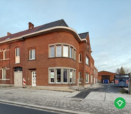 Ruime halfopen bebouwing met 3 slaapkamers, en dubbele garage te Sint-Eloois-Winkel - Photo 5