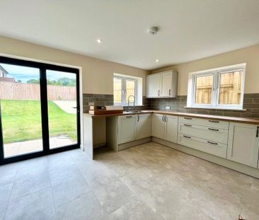 3 bedroom detached house to rent - Photo 3