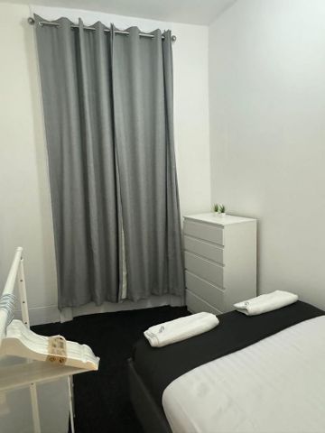 3 bedroom apartment to rent - Photo 2