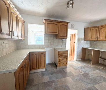 2 bedroom semi-detached house to rent - Photo 5