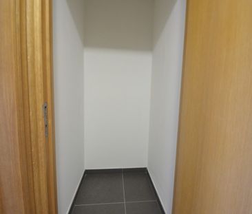 Te huur: Instapklaar appartement met garage centrum Sint-Laureins - Photo 2