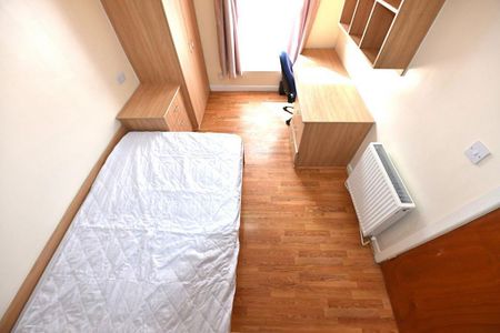 1 bedroom in a house share to rent - Photo 5