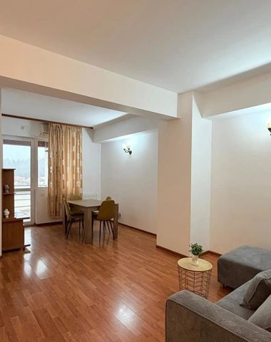 Apartament 2 camere, decomandat, zona Nicolina - Fotografie 2