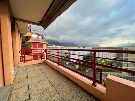 Appartement de 2 pièces au 4ème étage avec vue sur le lac. - Photo 3