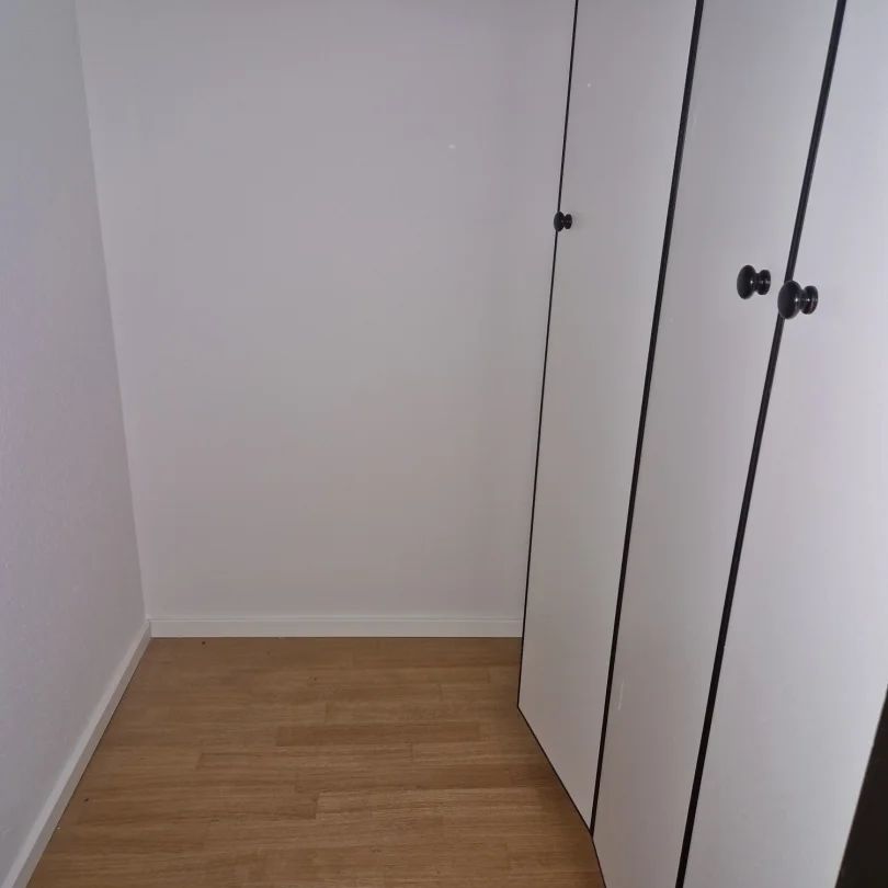 NÄHE PÖTZLEINSDORFER PARK - SCHÖNE 5 ZIMMER WOHNUNG + BALKON - ruhige GRÜNLAGE - Foto 1
