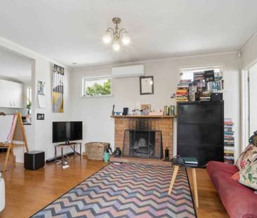 Three-bedroom home in Te Atatu Peninsula - Photo 1
