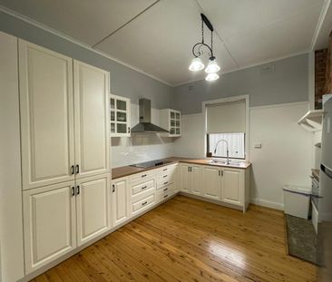 Spacious Living with Modern Comforts - Photo 5