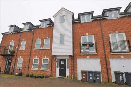 Cavell Drive, Bishops Stortford, CM23 - Photo 2