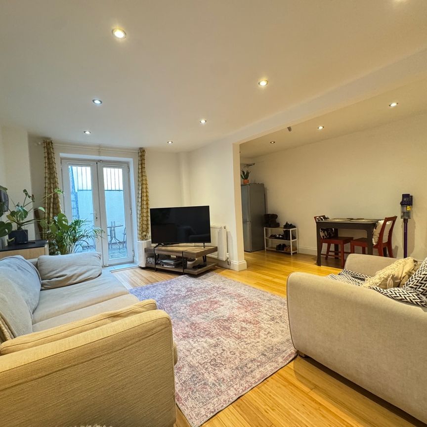 1 Bed Flat, Brigstocke Road, BS2 - Photo 1