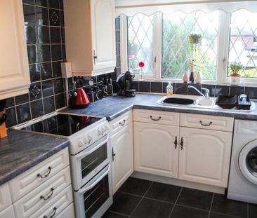 3 bedroom terraced house to rent - Photo 5