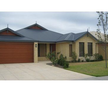 FABULOUS FAMILY HOME - Photo 5