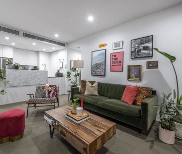 North Facing with Leafy Aspect - Photo 2