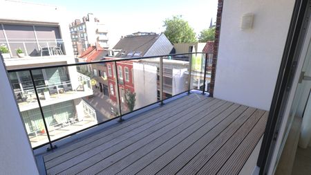 Modern en lichtrijk appartement in het hart van Roeselare - Photo 2