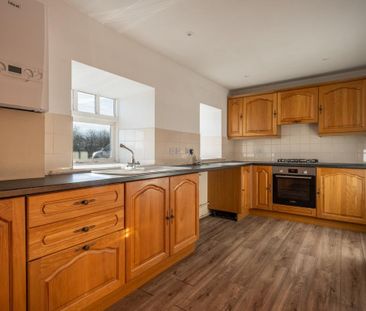 4 bedroom detached house to rent - Photo 2