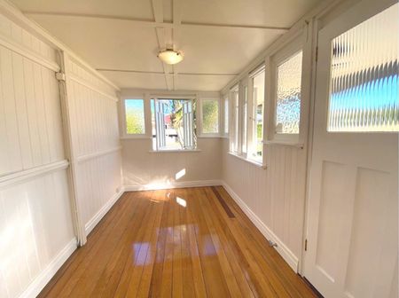 8 Foote Street, 4305, Newtown Qld - Photo 5