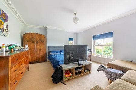 4 bedroom detached house to rent - Photo 4