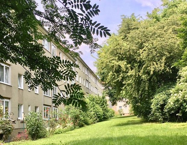 Gemütliche 2-Zi.-DG-Whg. in der Veilchenstr. - Photo 1