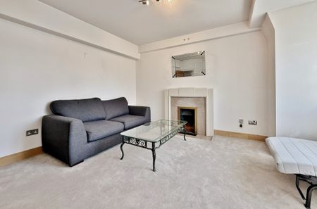Latymer Court, Hammersmith Road, Hammersmith, London, W6 - Photo 2