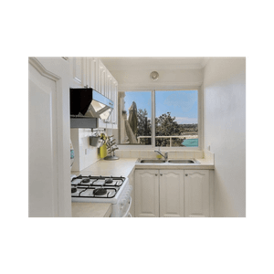 STUNNING APARTMENT WITH OCEAN VIEWS - Photo 2