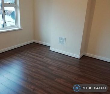 4 bedroom semi-detached house to rent - Photo 4