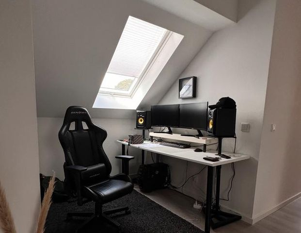 Lichtdurchflutete Dachgeschosswohnung mit Charme in Enger - Photo 1