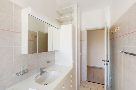 Affittasi 4.5 locali al 2° piano con balcone - Foto 4