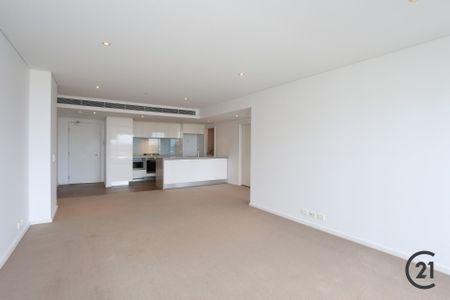 Luxury Waterfront Apartment – 10th Floor - Photo 2