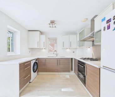 4 bedroom semi-detached house to rent - Photo 5