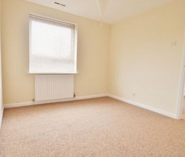 4 bedroom detached house to rent - Photo 4