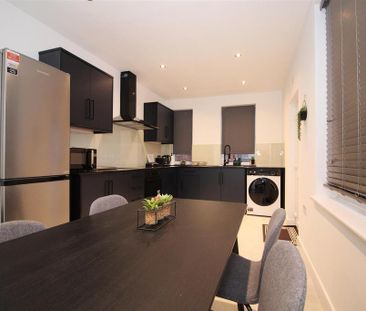 4 bedroom house to rent - Photo 1