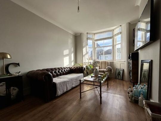 Clifton Road, Worthing, BN11 2 bedroom maisonette to rent - Photo 1