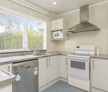 Epsom 4BR Townhouse - Photo 1