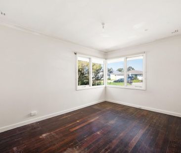 Charming 3-Bedroom Home in Armadale for Lease - Photo 1