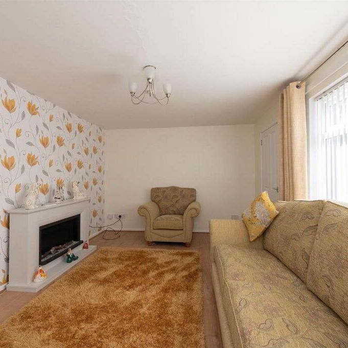 4 Mount Eden, Ballynahinch, BT24 8DL - Photo 1
