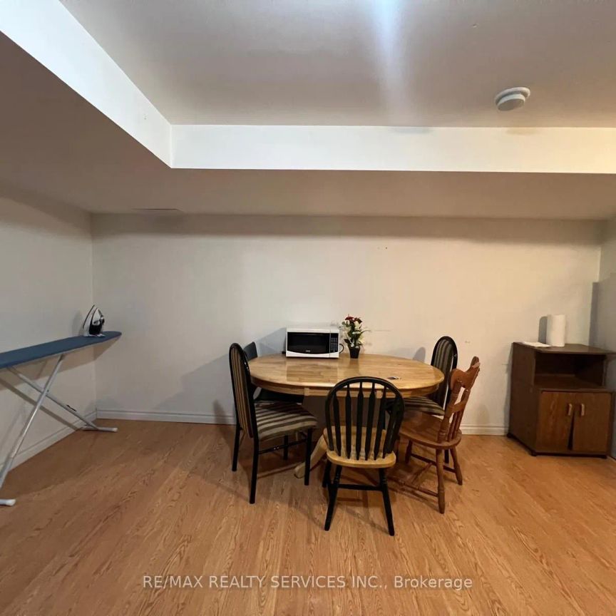 28 Mossgrove Crescent #(Basement) - Photo 1