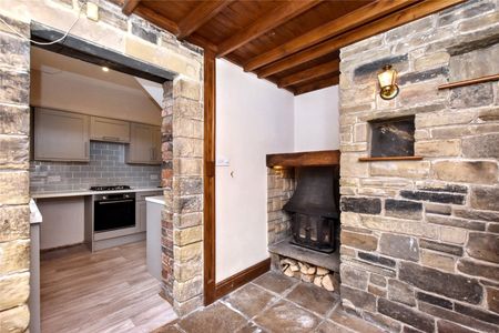 38, Bankhouse Lane, Pudsey, West Yorkshire, LS28 8EB - Photo 4