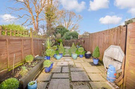 2 bedroom terraced house to rent - Photo 5